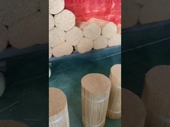 बांस की छड़ों के सिर काटना